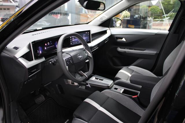 Opel FRONTERA 1.2 Turbo Hybrid Ultimate 7p. | Keyless Entry & Start | Winterpack | BLIS | Achteruitrijcamera
