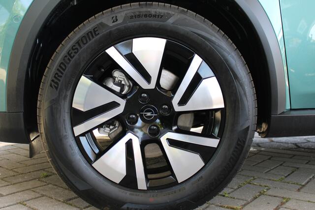 Opel FRONTERA 1.2 Turbo Hybrid Ultimate 5p. | Keyless Entry & Start | Winterpack | BLIS | Achteruitrijcamera
