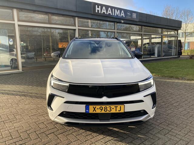 Opel Grandland 1.2 Turbo Elegance 8-Traps Automaat | ECC | Navi | Winterpakket | Camera | AGR | Elektrisch Pakket | Interieur-pakket | 18" LM-Velgen
