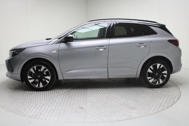 Opel Grandland 1.2 Turbo Level 3 | navi fullmap | afn. trekhaak | matrix | climate control | carplay | pdc v/a + camera | elekt. achterklep | verwarmde stoelen,stuur en voorruit | dode hoek | keyless