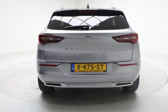 Opel Grandland 1.2 Turbo Level 3 | navi fullmap | afn. trekhaak | matrix | climate control | carplay | pdc v/a + camera | elekt. achterklep | verwarmde stoelen,stuur en voorruit | dode hoek | keyless