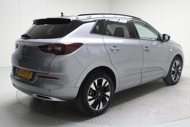 Opel Grandland 1.2 Turbo Level 3 | navi fullmap | afn. trekhaak | matrix | climate control | carplay | pdc v/a + camera | elekt. achterklep | verwarmde stoelen,stuur en voorruit | dode hoek | keyless