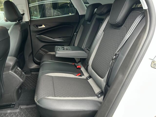 Opel Grandland X 1.2 TURBO SPORT Navi, CarPlay, Camera, LED, TrHaak, 18Inch