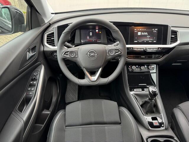 Opel Grandland 1.2 Turbo Business Edition met AGR-Stoelen, 18inch, Winterpakket