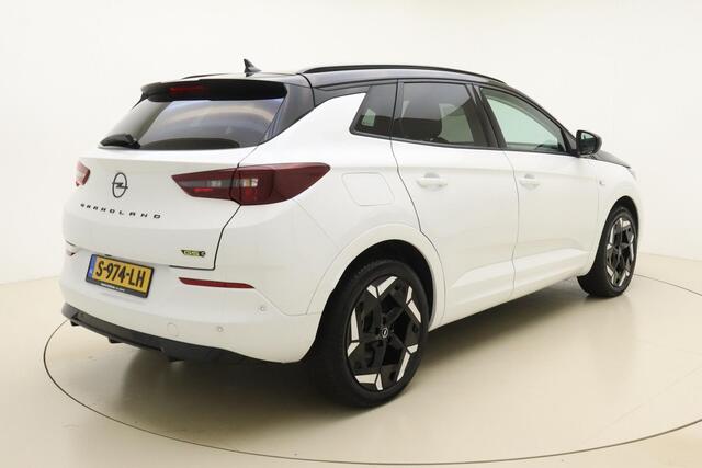 Opel Grandland 1.6 Turbo Plug-In Hybrid 300 pk 4x4 GSe | ECC | Winterpakket | Electrische Achterklep | Night vision | Camera | zeer compleet |