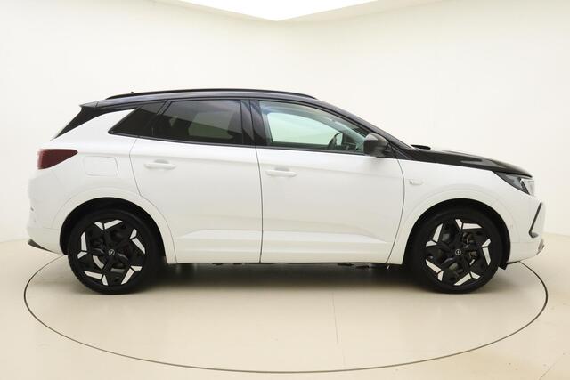 Opel Grandland 1.6 Turbo Plug-In Hybrid 300 pk 4x4 GSe | ECC | Winterpakket | Electrische Achterklep | Night vision | Camera | zeer compleet |