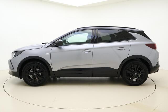 Opel Grandland 1.2 Turbo GS Black Pack | Automaat | Stoel en stuurverwarming | Navigatie | Achteruitrijcamera | Comfort stoelen | Adaptive cruise control | Parkeersensoren voor en achter | Led verlichting | Climate control