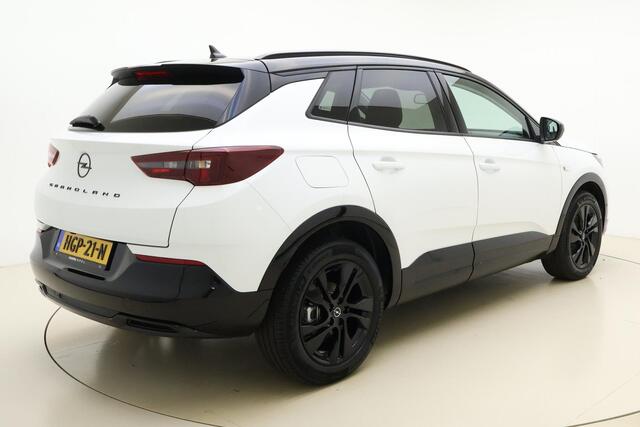 Opel Grandland 1.2 Turbo GS Black Pack | Automaat | Stoel en stuurverwarming | Navigatie | Achteruitrijcamera | Comfort stoelen | Adaptive cruise control | Parkeersensoren voor en achter | Led verlichting | Climate control