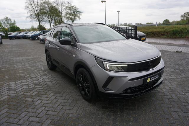 Opel Grandland 1.2 TURBO GS LINE NOV 2022 DEALER ONDERHOUDEN 4X ZGAN ALL SEASON BANDEN CAMERA FULL LED NAVI ANDROID/APPLECARPLAY ECC AIRCO CRUISECONTROL PARKEERSENSOREN V+A 19INCH BLUETOOTH ENZ...