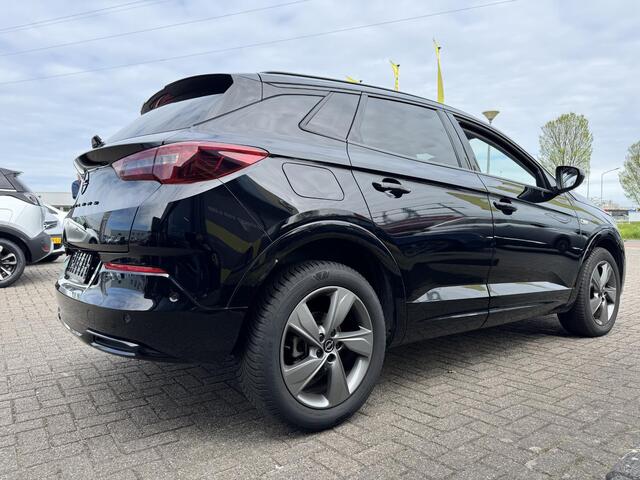 Opel Grandland 1.2 Turbo GS 2024! ! Super compleet | 1e eigenaar | Stoel en stuurverwarming | AGR stoelen | Camera | 18" | LED