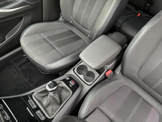 Opel Grandland 130 pk Turbo Elegance | Climate Control | Black Pakket | 18" LMV | Navigatie | Elektrisch Pakket | Park Pilot | AGR | Led