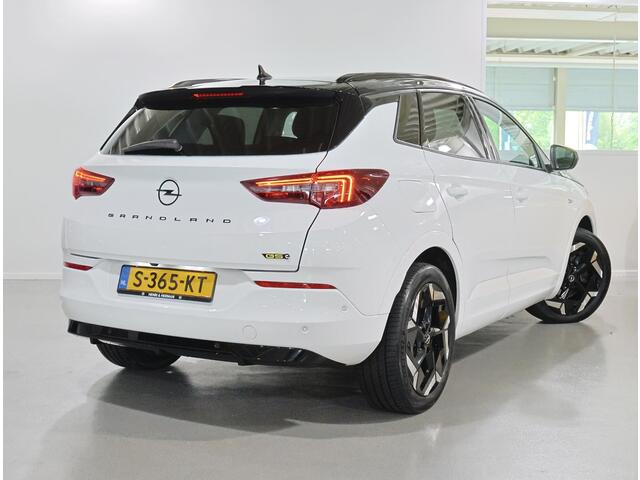 Opel Grandland 1.6 Turbo Plug-In Hybrid 4x4 GSe 300PK | Alcantara/Leer | 360° Camera | Stoel, Stuur & Voorruit verwarmd | NightVision | AppleCarPlay/AndroidAuto | AGR-Stoelen | Two-tone |