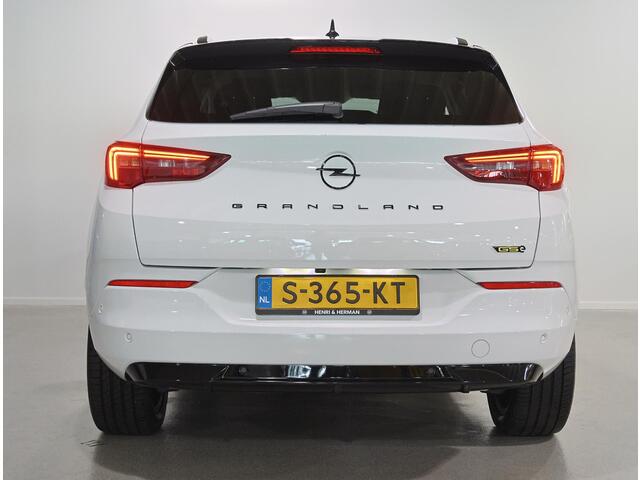 Opel Grandland 1.6 Turbo Plug-In Hybrid 4x4 GSe 300PK | Alcantara/Leer | 360° Camera | Stoel, Stuur & Voorruit verwarmd | NightVision | AppleCarPlay/AndroidAuto | AGR-Stoelen | Two-tone |