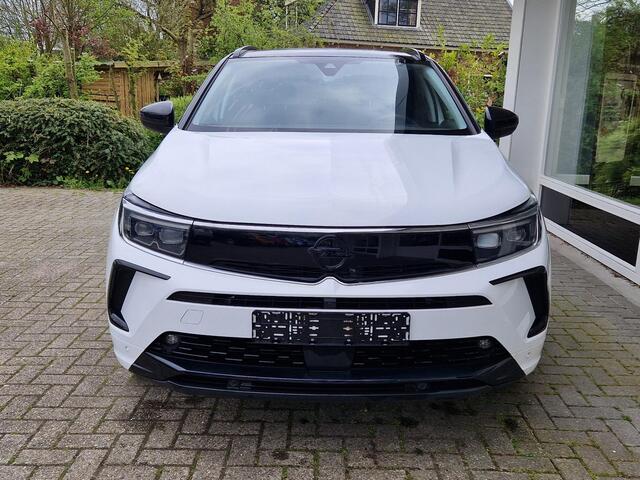 Opel Grandland 1.6 Turbo Plug-In Hybrid 4x4 GSe | Elektrische kofferklep | Parkeersensoren V+A | Achteruitrijcamera | Cliamte & Cruise control | Navigatie