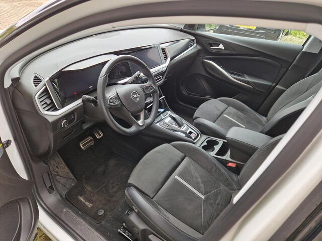 Opel Grandland 1.6 Turbo Plug-In Hybrid 4x4 GSe | Elektrische kofferklep | Parkeersensoren V+A | Achteruitrijcamera | Cliamte & Cruise control | Navigatie