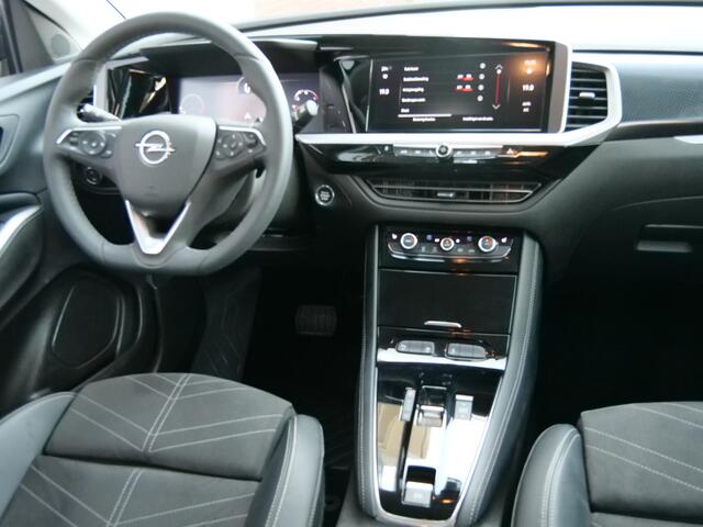 Opel Grandland 1.2 Turbo 130pk Ultimate AUTOMAAT Comfortstoelen / Camera / Winterpakket / Apple CarPlay