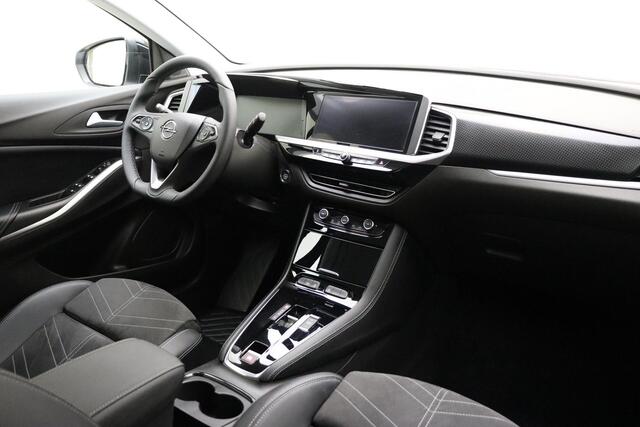 Opel Grandland 1.2 Turbo 130pk Automaat Ultimate | Achteruitrijcamera | Alcantara bekleding | Climate Control | Navigatie | Adaptive Cruise control | Stoel + stuurwielverwarming | Elektrische achterklep | Voorruitverwarming | Zwart dak