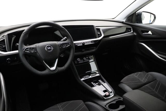 Opel Grandland 1.2 Turbo 130pk Automaat Ultimate | Achteruitrijcamera | Alcantara bekleding | Climate Control | Navigatie | Adaptive Cruise control | Stoel + stuurwielverwarming | Elektrische achterklep | Voorruitverwarming | Zwart dak