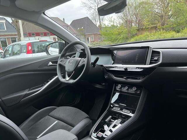 Opel Grandland 1.6 Turbo Plug-In Hybrid GSe | Elektrische kofferklep | Parkeersensoren V+A | Achteruitrijcamera | Climate & Cruise control | Navigatie