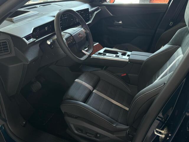 Opel Grandland Electric GS 73 kWh | Lederen bekleding | Stoelverwarming/Ventilatie + massage | Panoramadak | Focal Audio | LED matrix | 20'' lichtmetalen velgen | Warmtepomp | HUD