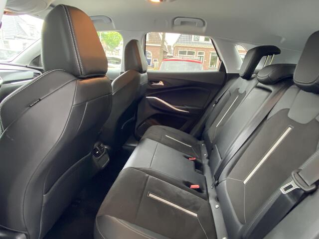 Opel Grandland 1.6 Turbo Hybrid Plug-In 4x4 GSe | Stoel- & stuurverwarming | Camera voor & achter | Elektr. achterklep | Navi | Adaptieve Cruise | Dodehoek detectie