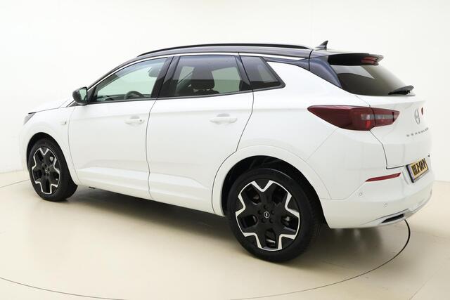 Opel Grandland 1.2 Turbo Ultimate Automaat | Achteruitrijcamera | Alcantara bekleding | Climate Control | Navigatie | Adaptive Cruise control | Stoel + stuurwielverwarming | Elektrische achterklep | Voorruitverwarming | Zwart dak
