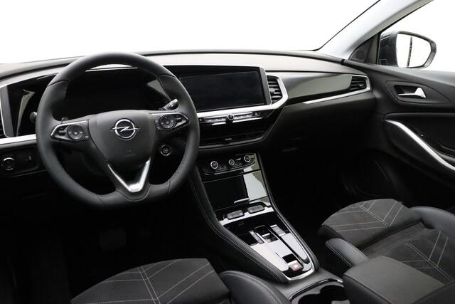 Opel Grandland 1.2 Turbo Ultimate Automaat | Achteruitrijcamera | Alcantara bekleding | Climate Control | Navigatie | Adaptive Cruise control | Stoel + stuurwielverwarming | Elektrische achterklep | Voorruitverwarming | Zwart dak