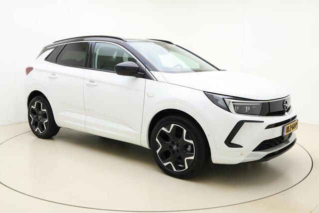 Opel Grandland 1.2 Turbo Ultimate Automaat | Achteruitrijcamera | Alcantara bekleding | Climate Control | Navigatie | Adaptive Cruise control | Stoel + stuurwielverwarming | Elektrische achterklep | Voorruitverwarming | Zwart dak
