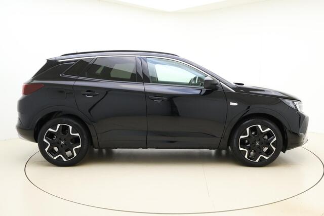 Opel Grandland 1.2 Turbo Ultimate Automaat | Achteruitrijcamera | Alcantara bekleding | Climate Control | Navigatie | Adaptive Cruise control | Stoel + stuurwielverwarming | Elektrische achterklep | Voorruitverwarming
