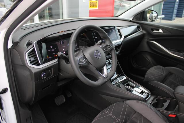 Opel Grandland 1.2 Turbo 130PK AUTOMAAT ULTIMATE | STOEL/STUUR/VOORRUIT VERWARMING | ACHTRERUITRIJ CAMERA | DODEHOEK DETECTIE | ELEKTRISCH BEDIENBARE ACHTERKLEP | FULL LED MATRIX KOPLAMPEN | NAVIGATIE | 19" LICHTMETALEN VELGEN | ALCANTARA BEKLEDING | APPLE CARPLAY/ANDRO