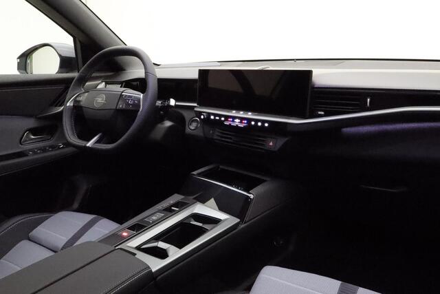 Opel Grandland 1.6 Turbo Plug-in-Hybrid GS | 7.4 KW boardlader | Rondomzicht camera | LED matrix | 20'' lichtmetalen velgen | Panoramadak | AGR stoel | Elektrische achterklep