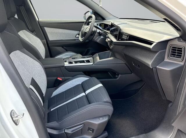 Opel Grandland 1.2 Turbo Hybrid Business Edition Trekhaak/Stoel+stuur verwarming/Electr achterklep.