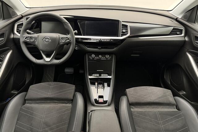 Opel Grandland 1.2 Turbo Ultimate |Automaat | Navigatie | Elektrische Achterklep | Stoelverwarming | Climate & Cruise Control | Zwart dak | Alcantara bekleding