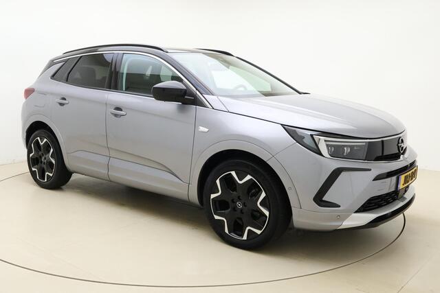 Opel Grandland 1.2 Turbo Ultimate Automaat | Navigatie | Elektrische achterklep | Stoelverwarming | Climate & Cruise Control | Alcantara bekleding | Zwart dak | Lichtmetalen velgen
