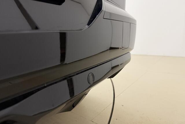 Opel Grandland Electric Business Edition 73 kWh 213pk | Lederen Bekleding | Panoramadak | Massagestoelen | Matrix Verlichting | Navigatie | Rondomzicht Camera | 20" Lichtmetalen Velgen | Cruise Control Adaptief | HUD