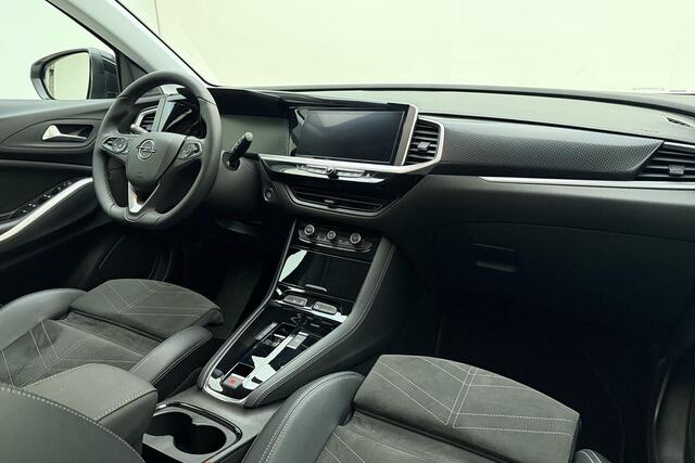 Opel Grandland 1.2 Turbo Ultimate 130pk Automaat | Achteruitrijcamera | Alcantara bekleding | Climate Control | Navigatie | Adaptive Cruise control | Stoel + stuurwielverwarming | Elektrische achterklep | Voorruitverwarming
