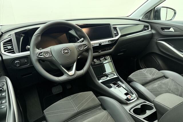 Opel Grandland 1.2 Turbo Ultimate 130pk Automaat | Achteruitrijcamera | Alcantara bekleding | Climate Control | Navigatie | Adaptive Cruise control | Stoel + stuurwielverwarming | Elektrische achterklep | Voorruitverwarming