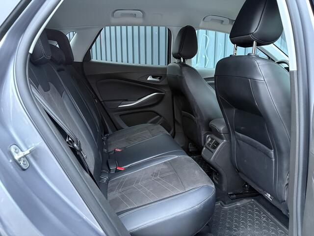 Opel Grandland 1.2 Turbo GS Line | Trekhaak afnb. | Matrix Led | Stoel & Stuur verw. | Prijs Rijklaar!!