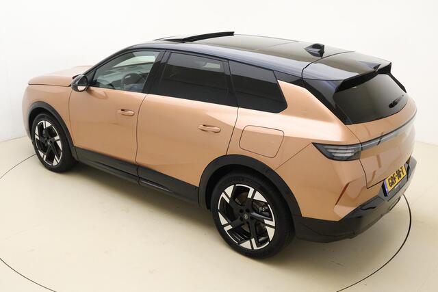 Opel Grandland Electric GS 73 kWh | Navigatie | Glazen schuif/kanteldak | AGR Stoelen | Zwart dak | Keyless | Stoel & Stuurverwarming | Adaptive Cruise control