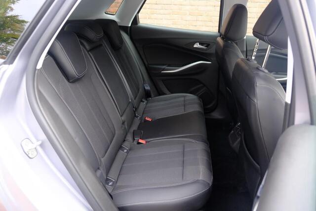 Opel Grandland 1.2 Turbo 130pk GS | Navi | App Connect | Climate | Cruise | Camera | Blind Spot | Winter Pakket