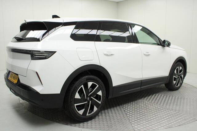 Opel Grandland 1.2 Turbo Hybrid Business Edition | cruise adaptief | climate | navi | carplay | pdc v/a+camera | stoelverwarming | inklapbare spiegels