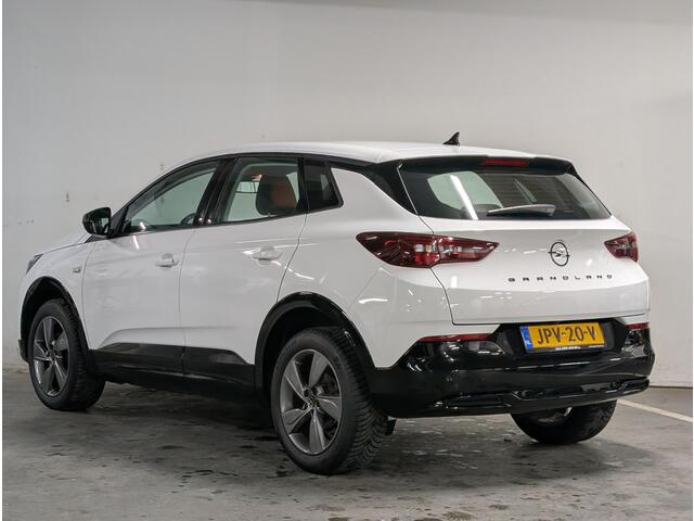 Opel Grandland GS 1.2 Turbo 130pk | ALL SEASON BANDEN | AGR-STOELEN | 360° CAMERA | STOEL + STUURVERWARMING | DODEHOEKBEWAKING | NAVI | ISOFIX |
