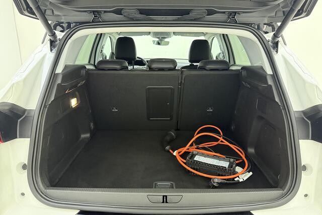 Opel Grandland 1.6 Turbo Plug-In Hybrid GS 225pk | Automaat | Navigatie | Alcantara Bekleding | Camera | Stoel-Stuur-Voorruitverwarming | Elektrische achterklep | Cruise Control Adaptief