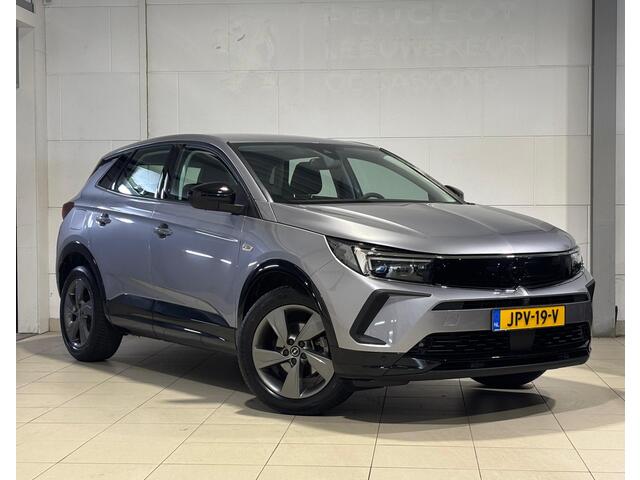 Opel Grandland GS 1.2 Turbo 130pk | LED PIXEL VERLICHTING | KEYLESS | ALL SEASON BANDEN | AGR-STOELEN | 360° CAMERA | STOEL + STUURVERW. | DODEHOEKBEW. | NAVI | ISOFIX |