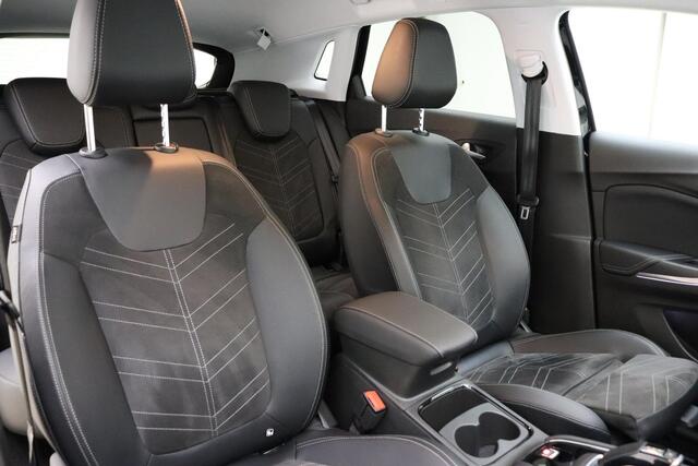 Opel Grandland 1.2 Turbo 130pk Automaat Ultimate | Alcantara bekleding | Navigatie | Trekhaak | Elektrische achterklep | Adapt. Cruise control | Camera | Winterpakket | 19" Lichtmetalen velgen | Zeer luxe!