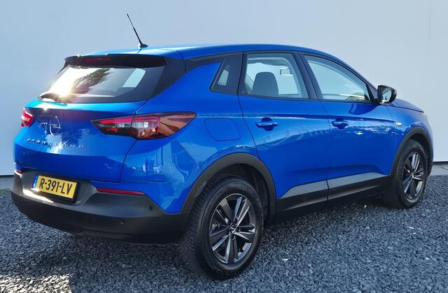 Opel Grandland 1.2 Turbo Edition Camera achter - Stoel verwarming - Dodehoek Detectie - Voorruitverwarming - Stuurwiel verwarming - Zicht en Licht Pakket - Winter Pakket