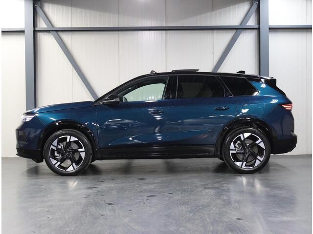 Opel Grandland 1.6 195PK Turbo Plug-in-Hybrid GS | 1ste eigenaar | Head-up display | AppleCarPlay/AndroidAuto | Schuifkanteldak | Navigatie | Adaptieve Cruise Control | Keyless | AGR Stoelen | Stoel/Stuur/Voorruitverwarming | FULL LED | 360°Camera | Isofix | Privacy Gla