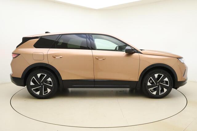 Opel Grandland 1.6 Turbo Plug-in-Hybrid Business Edition | Massagestoelen | Panoramisch Schuif/kanteldak | Climate control | Afneembare trekhaak | Focal audio | Camera