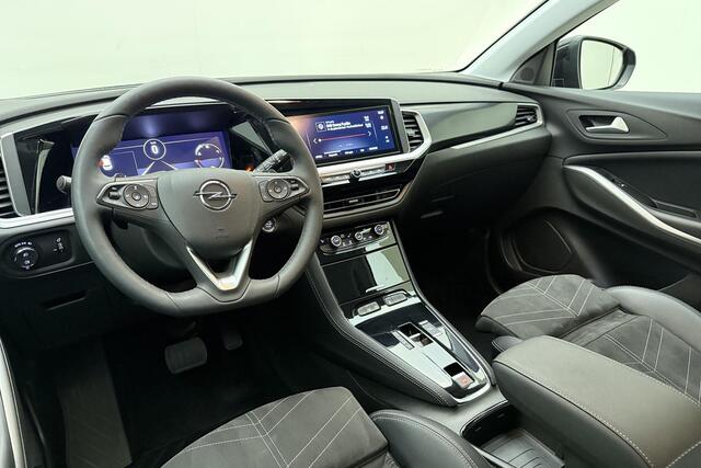 Opel Grandland 1.2 Turbo 130pk Automaat Ultimate | Climate & Cruise Control | Elektrische achterklep | Navigatie | Achteruitrijcamera | Winterpakket | Alcantara bekleding | 19" Lichtmetalen velgen