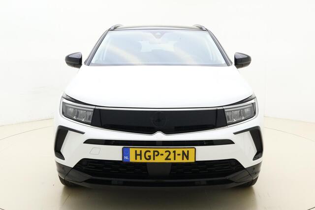 Opel Grandland 1.2 Turbo GS Black Pack | Automaat | Stoel- en stuurverwarming | Navigatie | Achteruitrijcamera | Comfort stoelen | Adaptive Cruise Control | Parkeersensoren voor en achter | Led verlichting | Climate Control